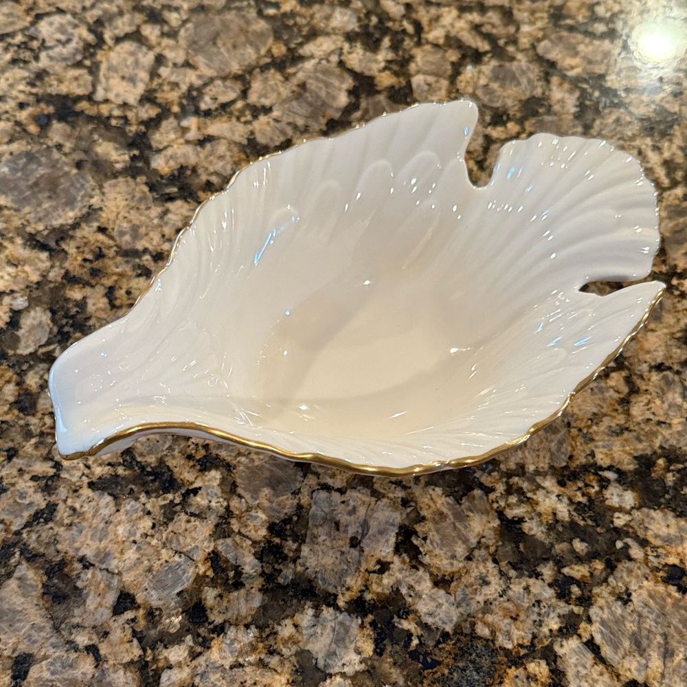 Vintage LENOX WEDDING DOVE Dish Ivory Porcelain 24K Gold Trim
